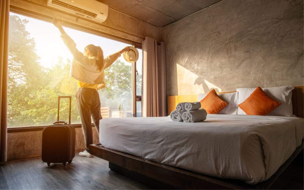 Mau Staycation Saat Libur Tahun Baru? Ini Tipsnya!